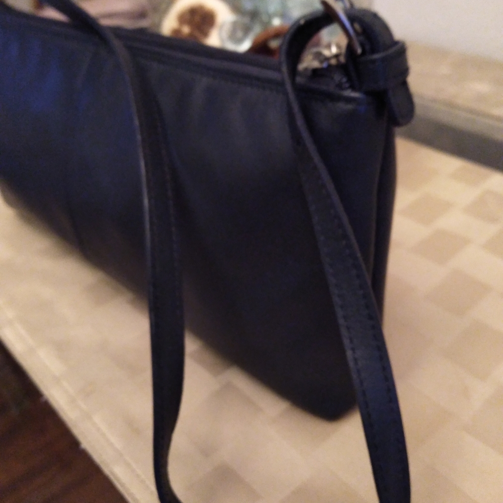 Purses - Picture 2 of 6